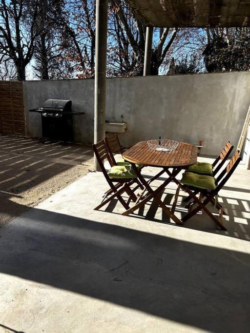 Superbe Appartement Dans Un Mas Nîmes Eksteriør billede