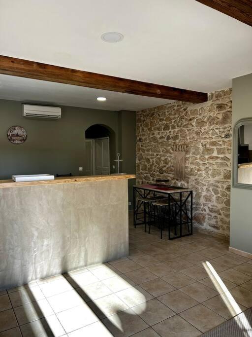 Superbe Appartement Dans Un Mas Nîmes Eksteriør billede